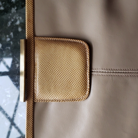 Clutch - Picture 3 of 4